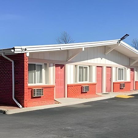 Travelodge By Wyndham Bay Shore Long Island Kültér fotó