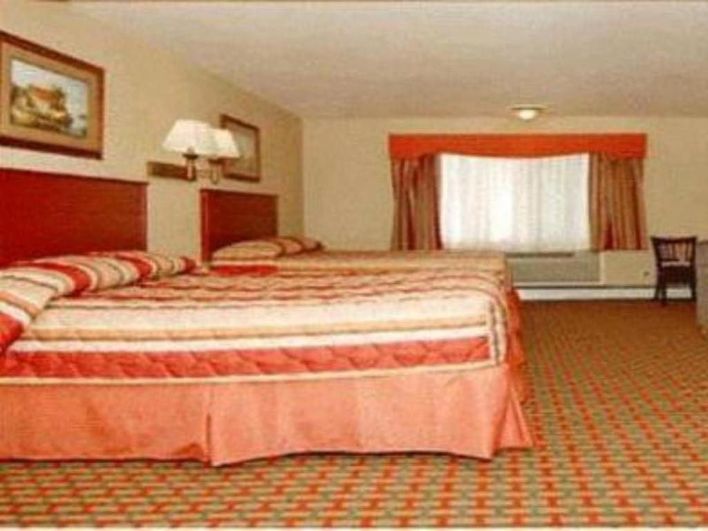 Travelodge By Wyndham Bay Shore Long Island Kültér fotó