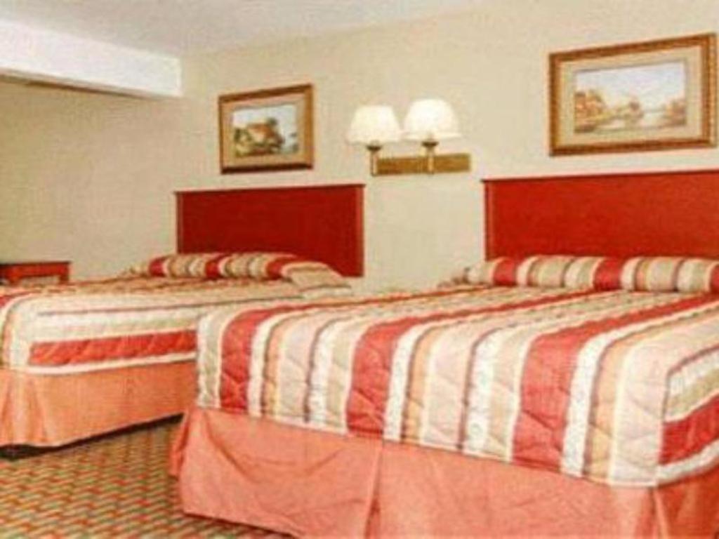 Travelodge By Wyndham Bay Shore Long Island Kültér fotó