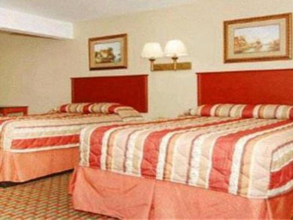 Travelodge By Wyndham Bay Shore Long Island Kültér fotó